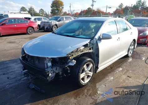 2012 Toyota Camry Se z USA, uszkodzony, nr VIN 4T1BF1FK4CU110368